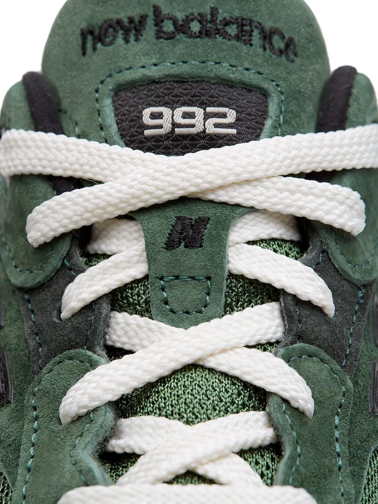 M992 "MADE IN USA" SNEAKERS