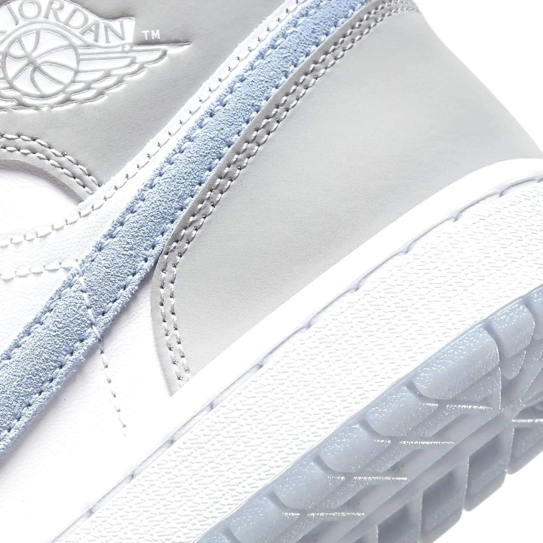 Air Jordan 1 Mid Wmns 'White Wolf Grey'