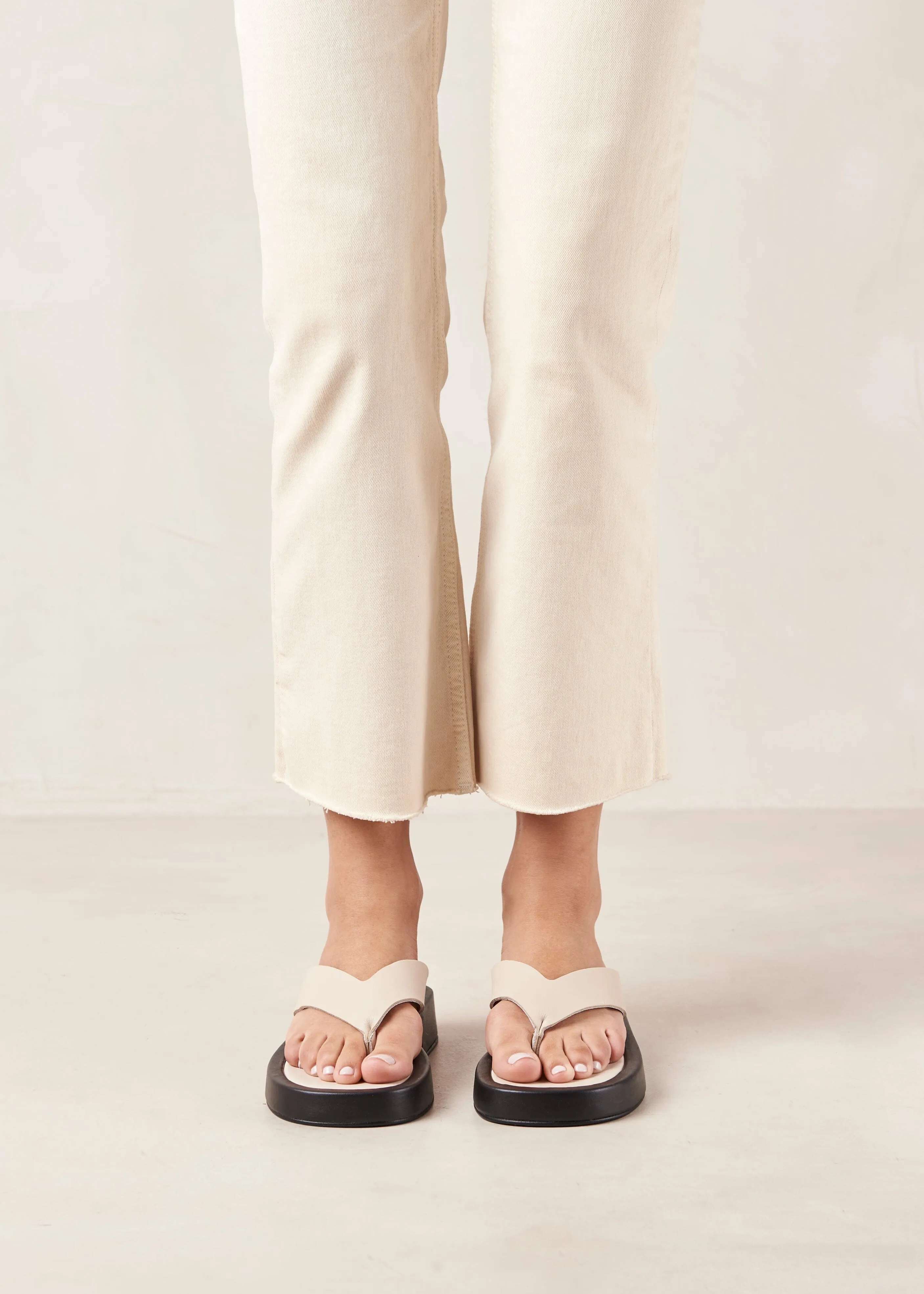 Overcast Cream Leather Sandals