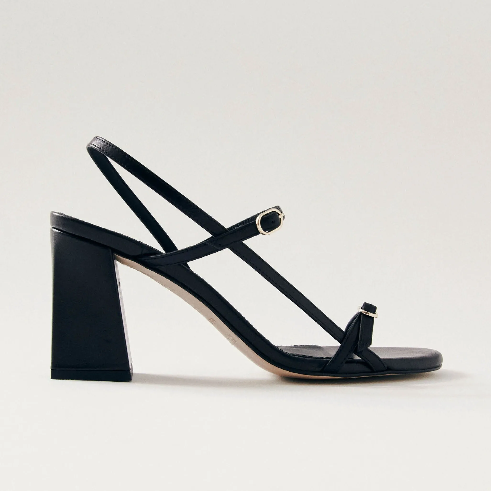 Elyn Black Leather Sandals