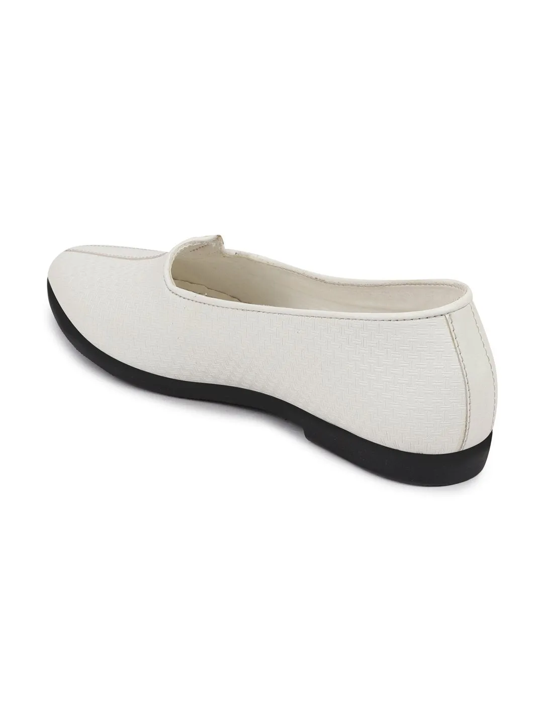 Men Ethnic White Slip On Juttis and Mojaris