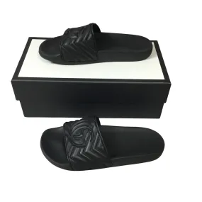 Sandals Flip Flops By Gucci  Size: 6